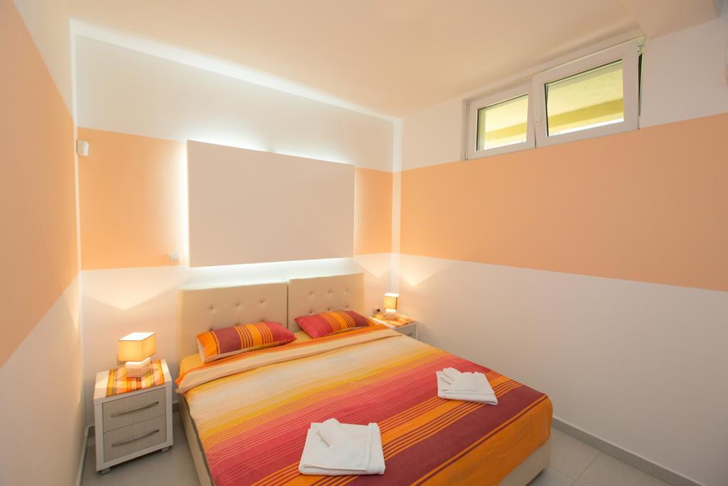 Apartments Aleksandra Podgoriçe Oda fotoğraf