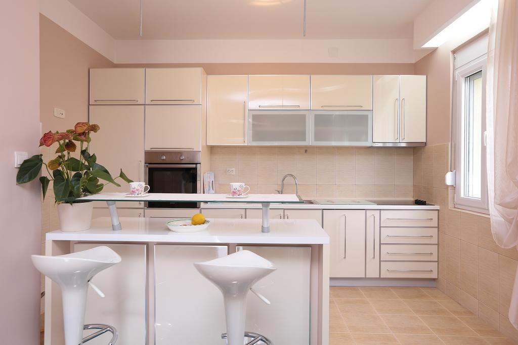 Apartments Aleksandra Podgoriçe Oda fotoğraf