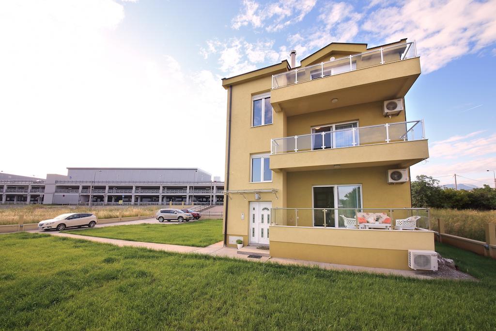 Apartments Aleksandra Podgoriçe Oda fotoğraf
